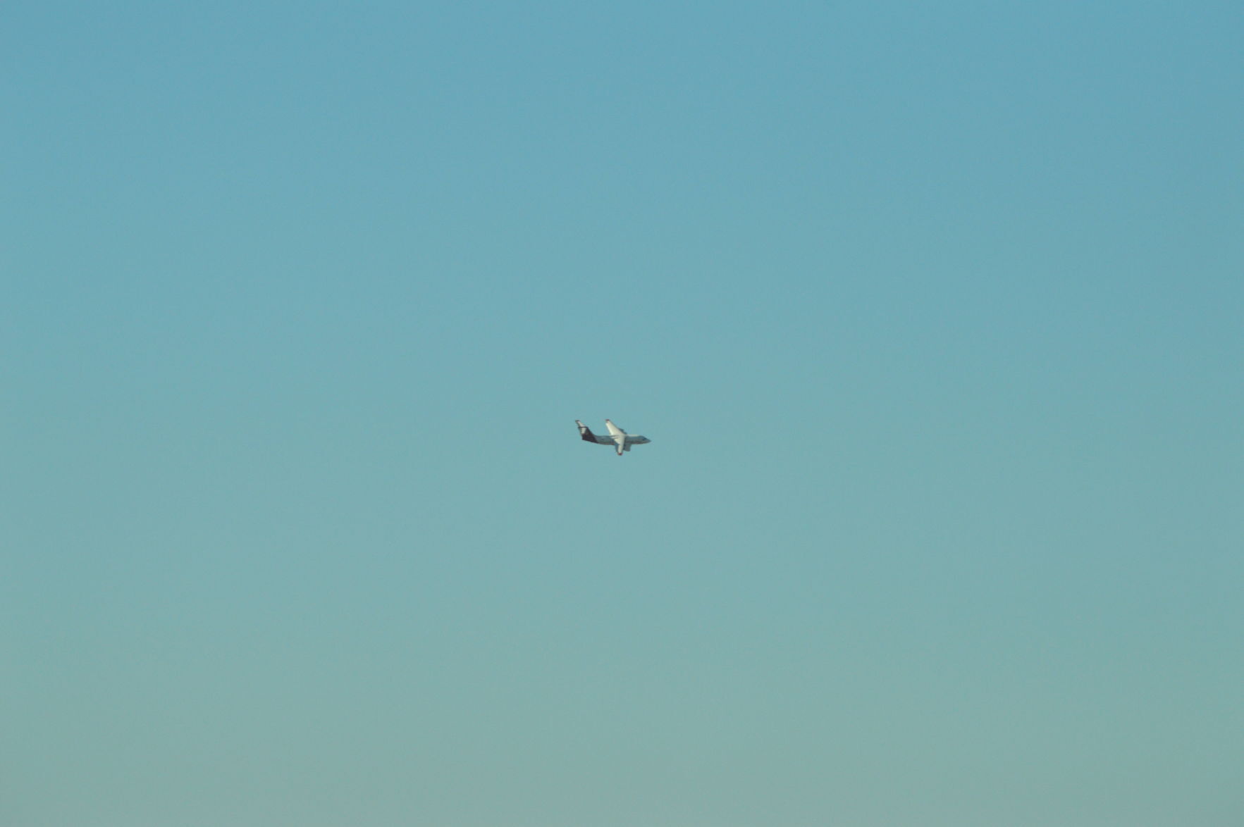 101221 tanker airport sm
